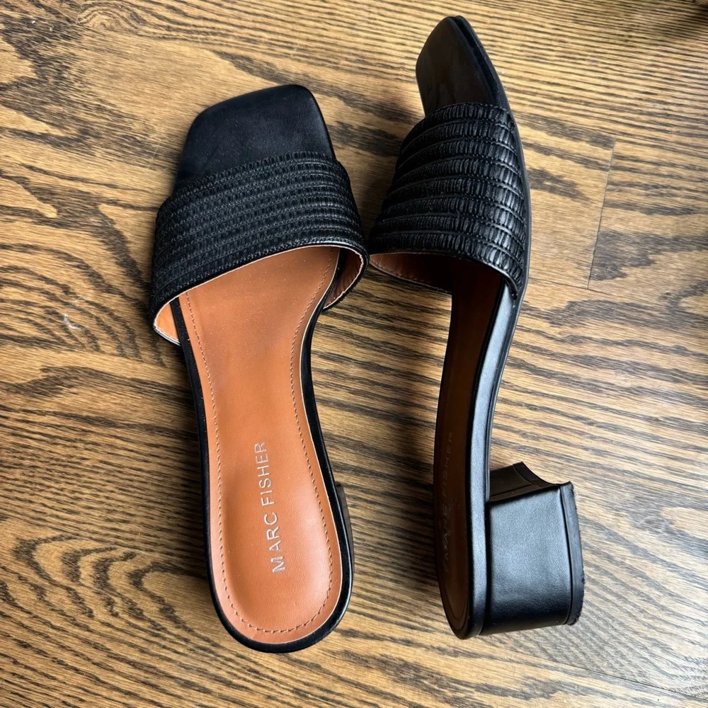 Marc Fisher Casala Block Heel Sandal Black 7.5 W - Picture 3 of 7